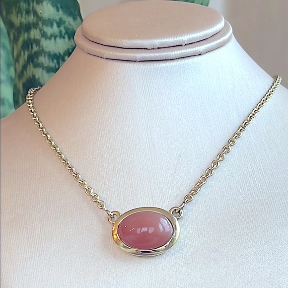 18k Gold Oval moonstone Pendant Necklace - Picture 3 of 7